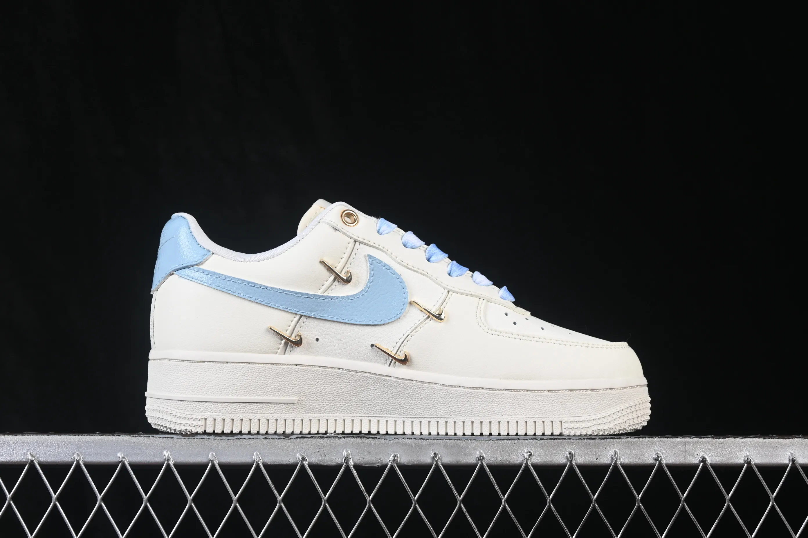 All categories Nk Air Force 1 Air Force series Nk Air Force 1 Low Air Force low-top Nike Air Force 1'07 Low "Ocean Blue" Hand-painted graffiti Blue Ocean Air Force 1 low-top casual sneakers FV3654-311